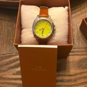 Coach Boyfriend NeonGreen Dial Brown
Leather Strap